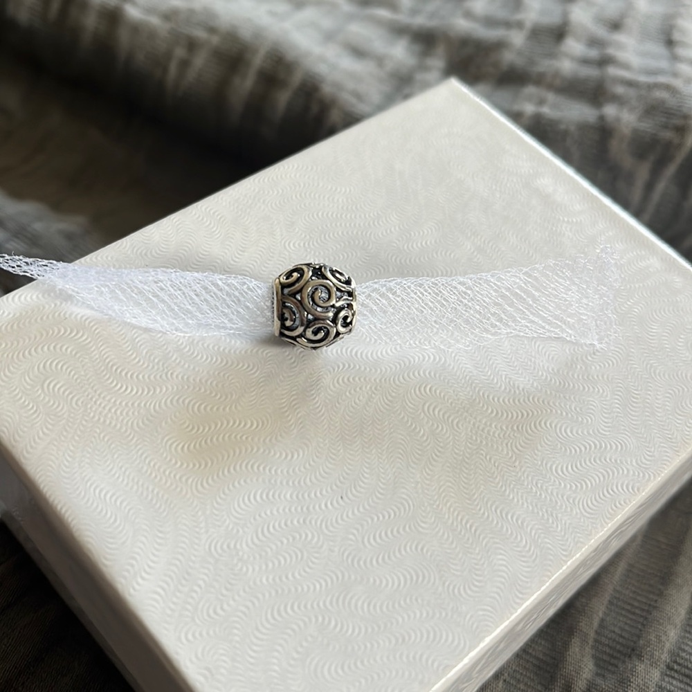 Pandora Swirls Retired Charm